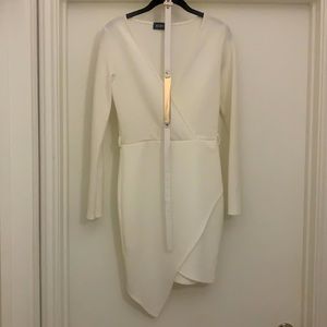 Never worn Off white long sleeve dress with gold and white belt